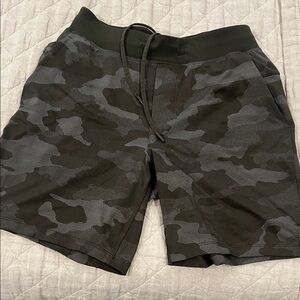 Men’s S Lululemon THE Short 7”